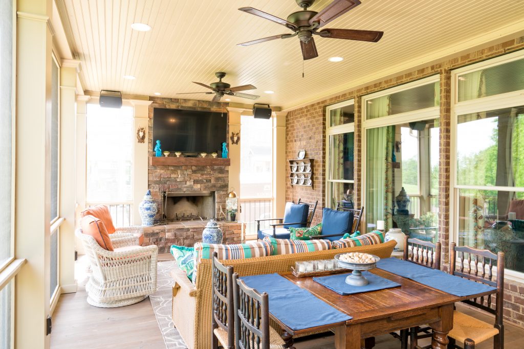 porch-screened-dining-living-fireplace-brentwood tn